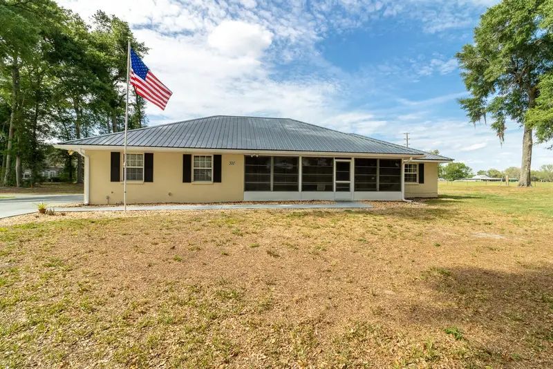 300 Sw Brighton Ct, FL