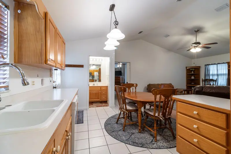 300 Sw Brighton Ct, FL
