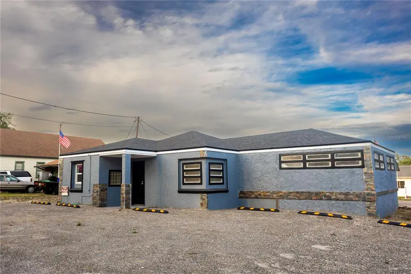 115 N 10th St, FL