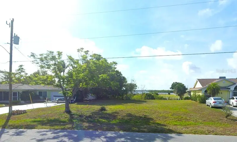 3298 Daytona Dr, FL