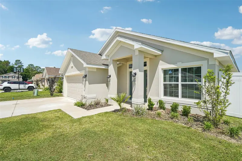 4588 Se 25th Loop, FL
