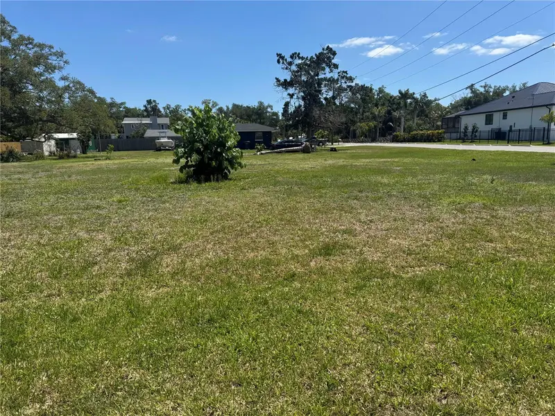 Dona Way, FL