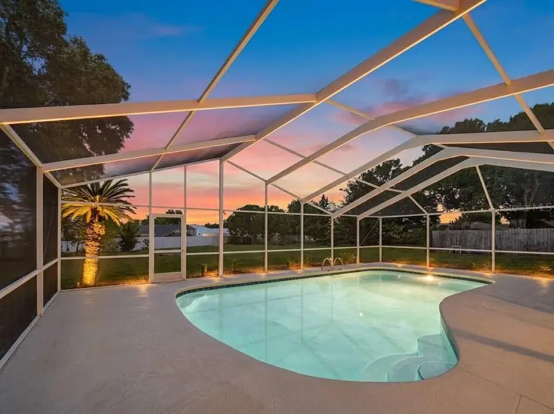 4 Grove Ct Se, FL