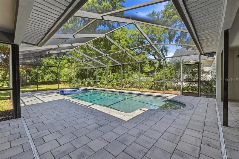 2800 Hammock Dr, FL