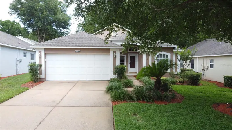 3675 Eversholt St, FL