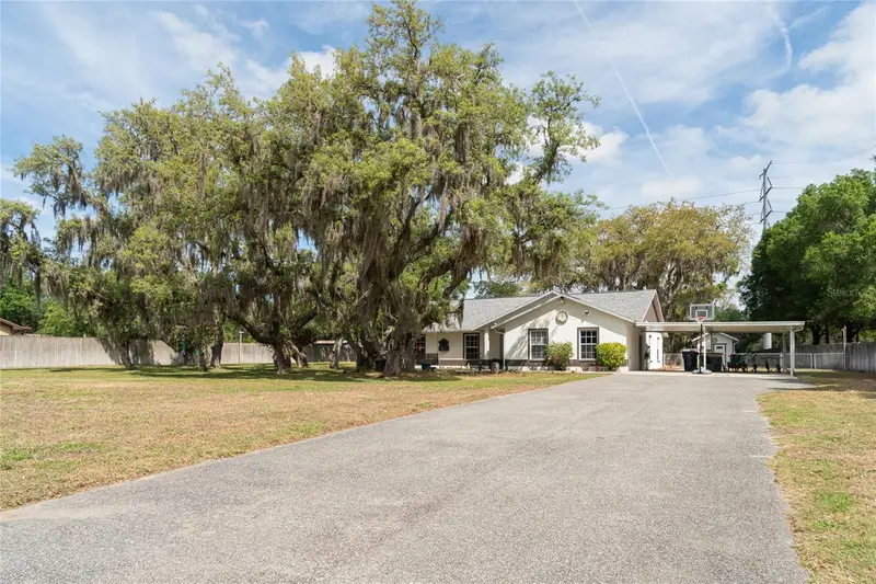 31919 Hedgerow Dr, FL