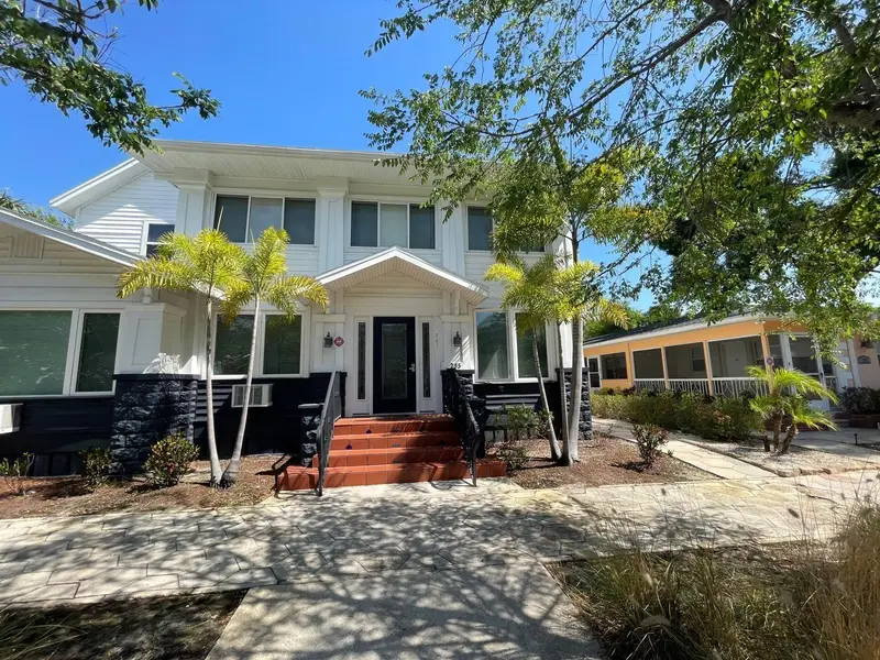 255 6th Ave N #3, FL