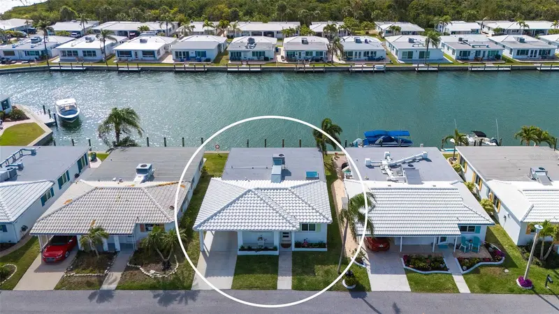 900 Spanish Dr N, FL