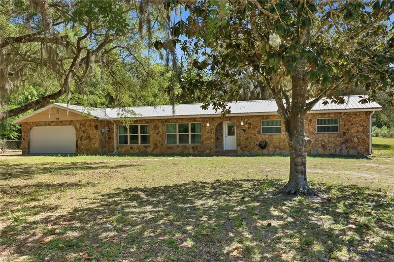 67 Cove Rd, FL