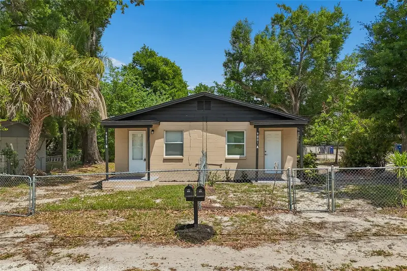 9801 N 11th St, FL