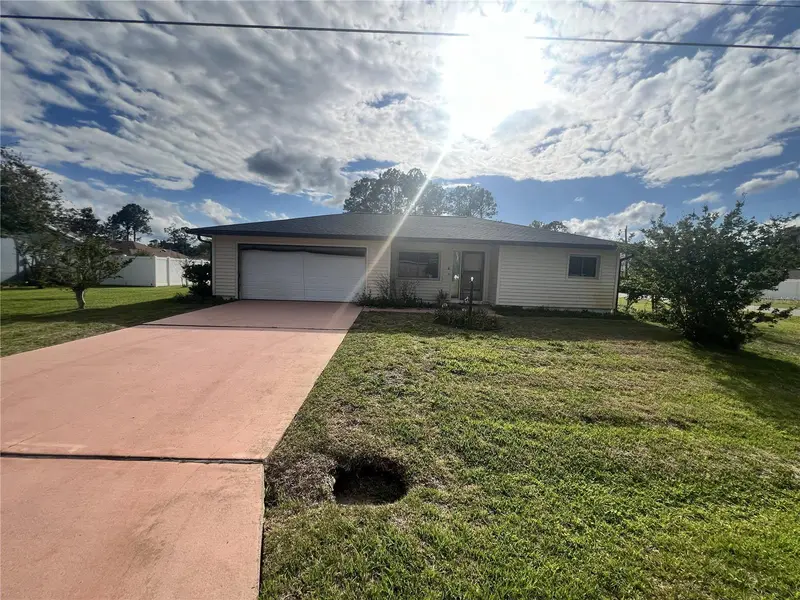 2 Seneca Path, FL
