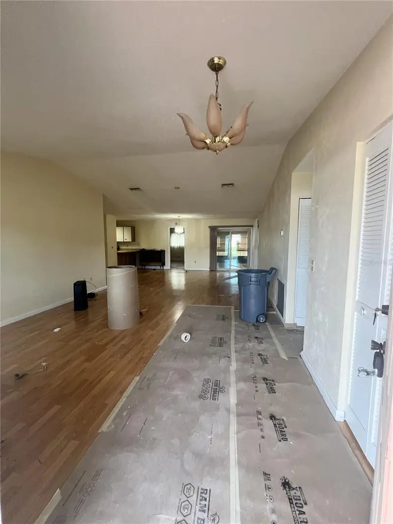 2 Seneca Path, FL