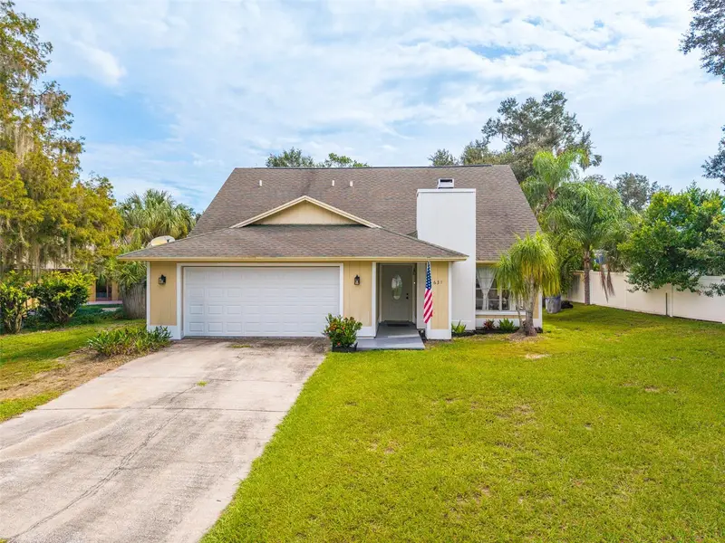 631 Stone Dr, FL