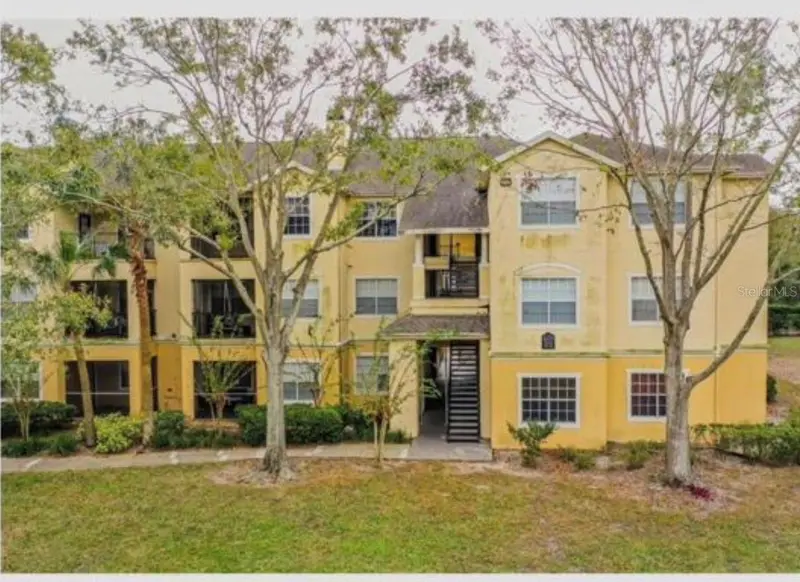 2600 Robert Trent Jones Dr #914, FL