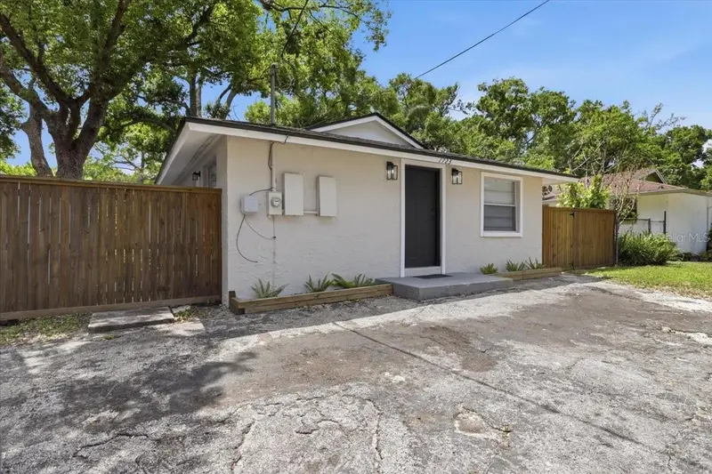 1723 E Idell St, FL
