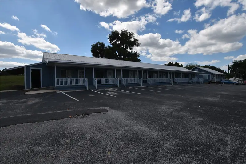 704 S Lakeshore Blvd, FL