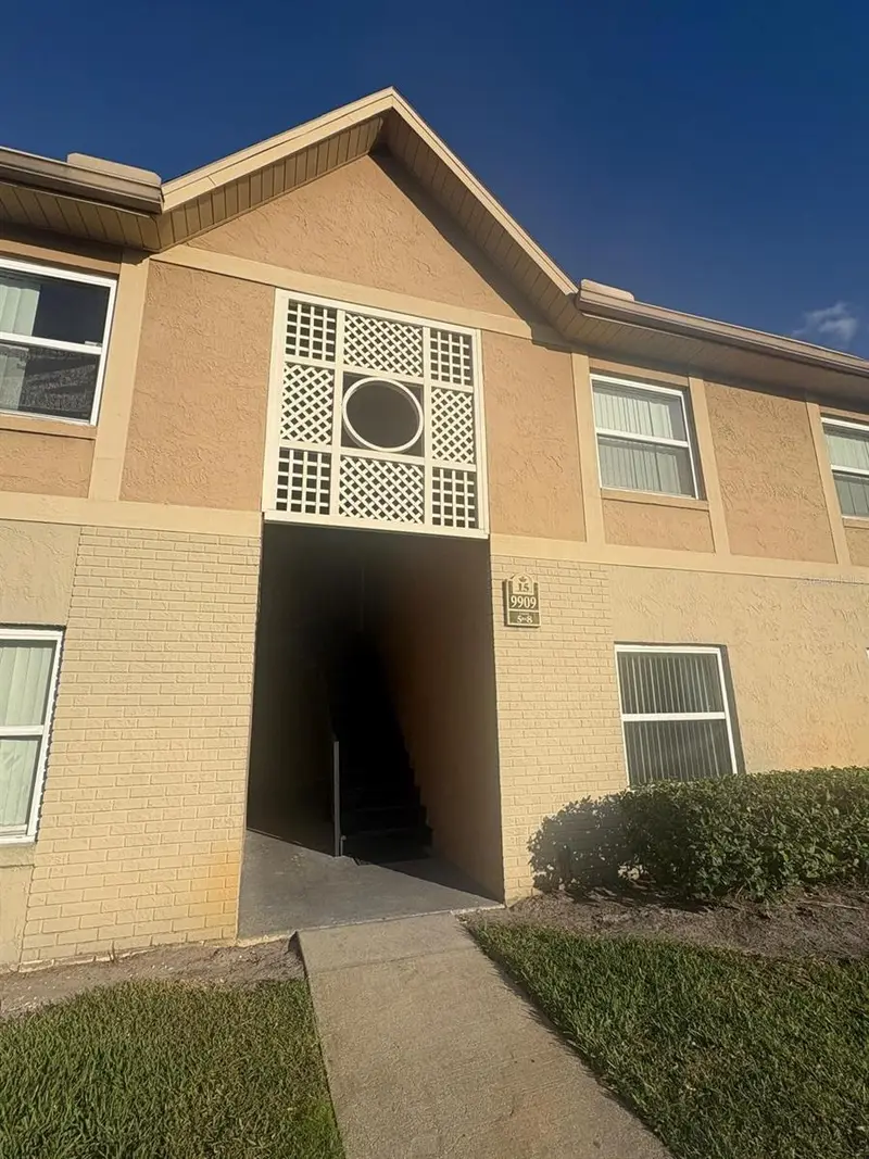 9909 Sweepstakes Ln #7, FL