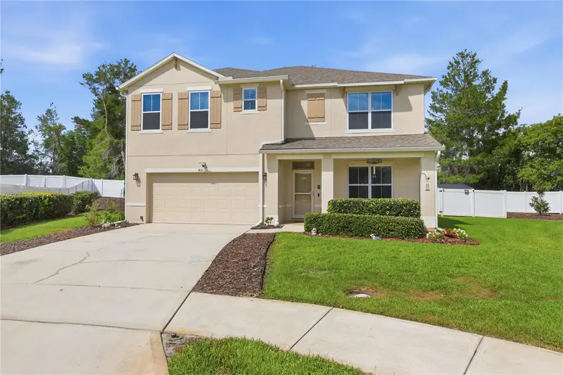 831 Oak Hollow Loop, FL