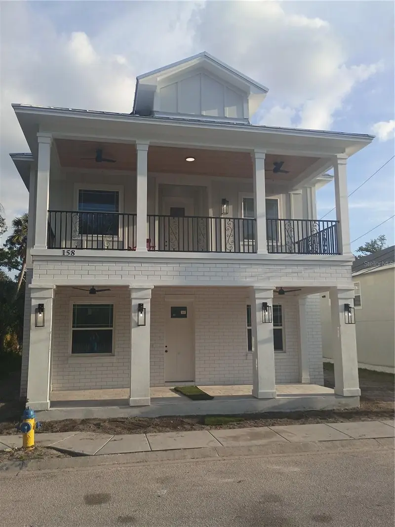 158 E Spruce St, FL