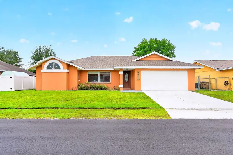 669 Deauville Ct, FL