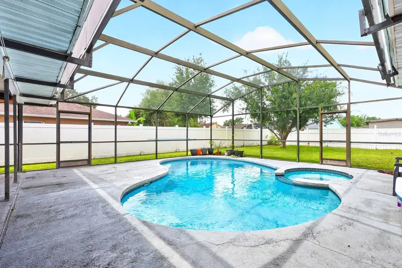 669 Deauville Ct, FL