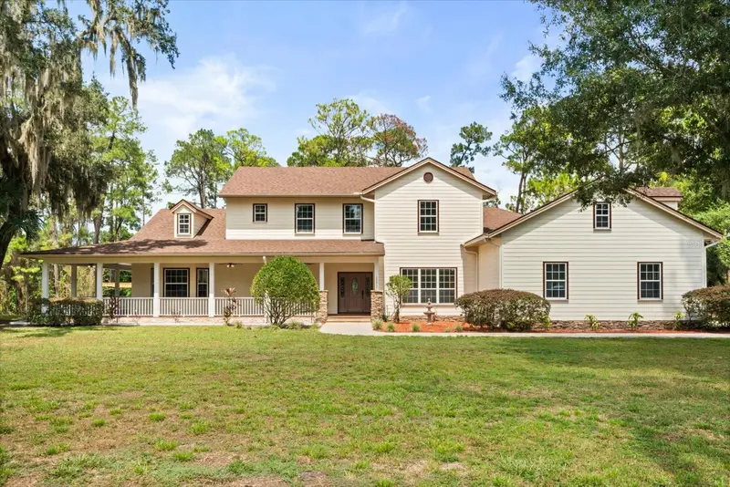 27012 Grand Oak Ln, FL