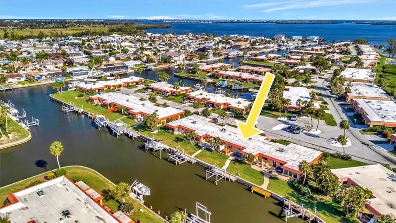 9517 Azure Cv, FL