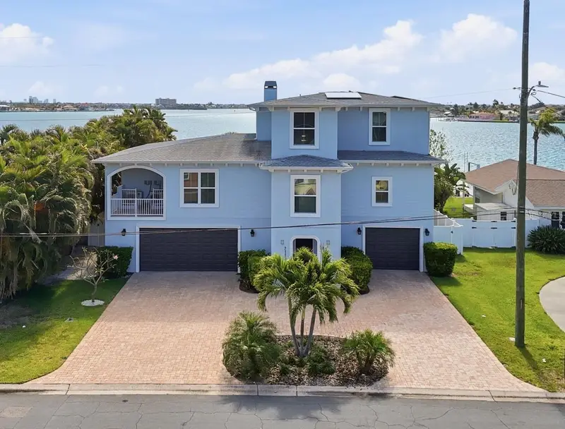 7115 Bay St, FL