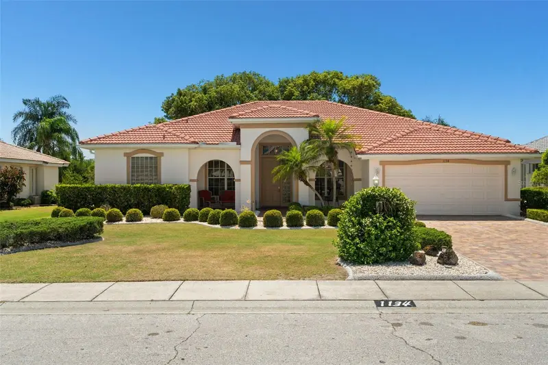 1134 Signature Dr, FL