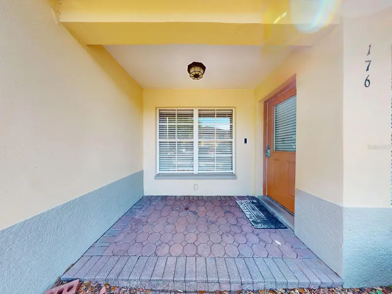 176 Coquina Bay Dr Dr, FL