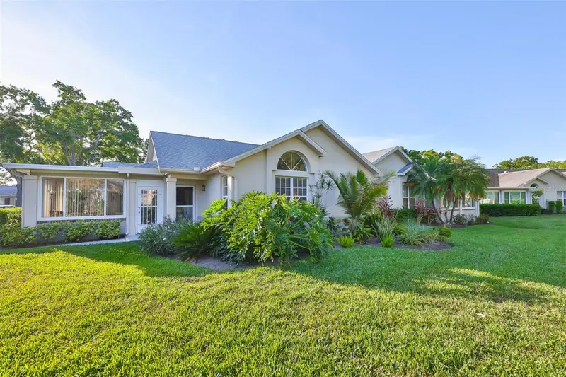 1115 Golfview Woods Dr, FL
