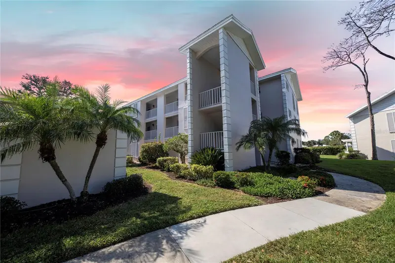 437 Cerromar Ln #525, FL