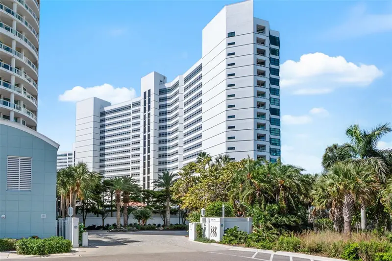 988 Blvd Of The Arts #1116, FL