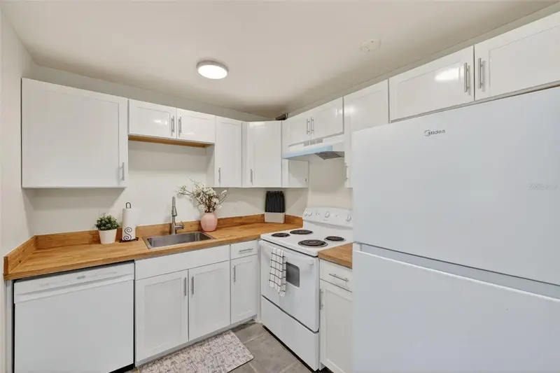 11715 Raintree Village Blvd #A, FL