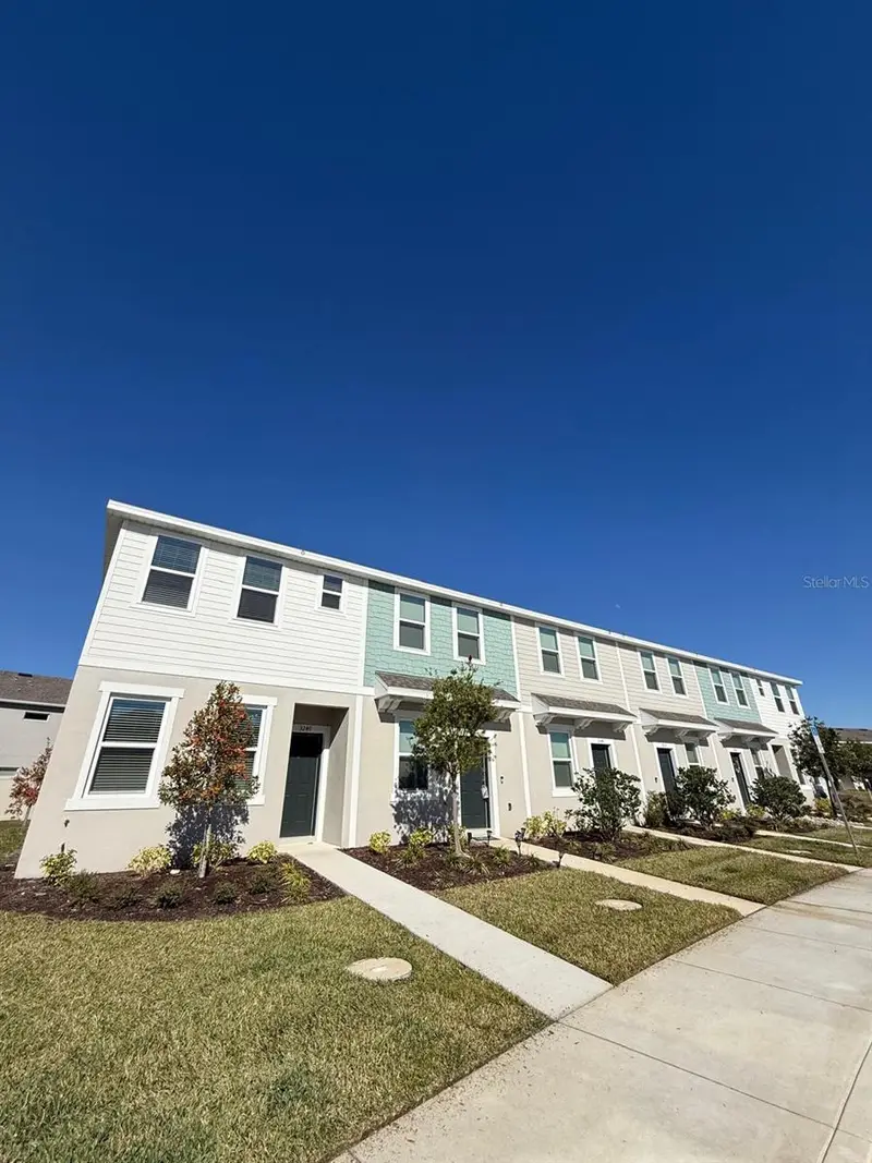 3208 Skyline Loop, FL