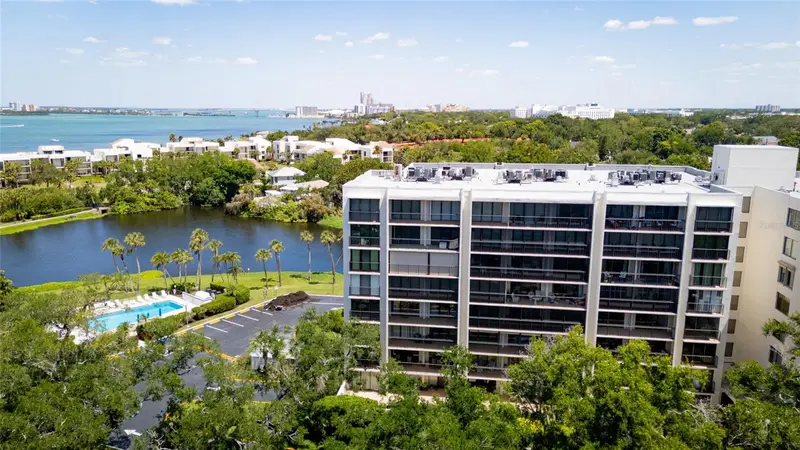 220 Belleview Blvd #601, FL