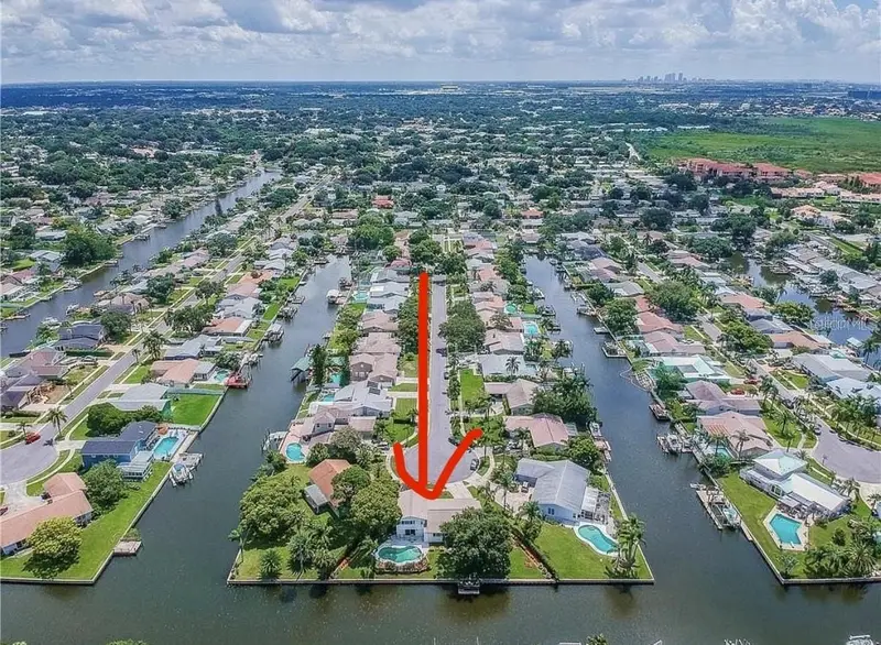 8728 Cobblestone Dr, FL