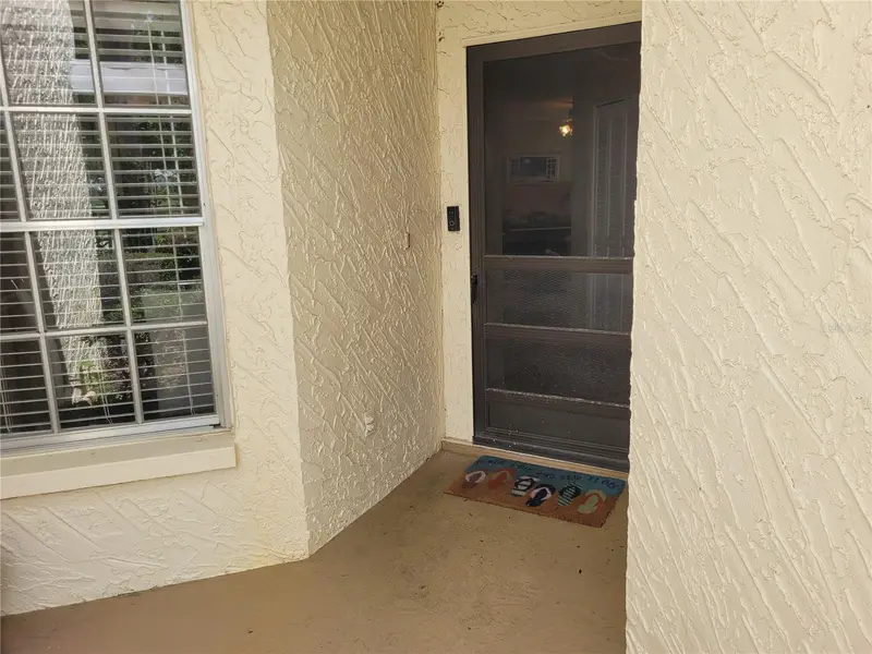 944 Madrid Dr, FL
