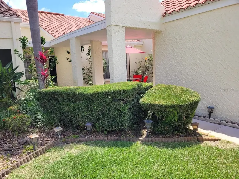 944 Madrid Dr, FL