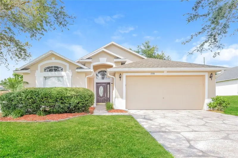 1588 Silhouette Dr, FL