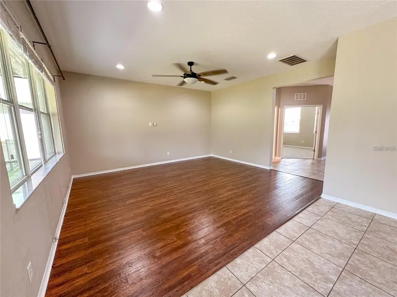 8979 39th Street Cir E, FL