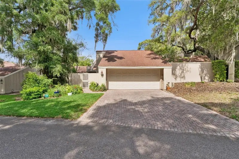 106 Hidden Oak Dr, FL