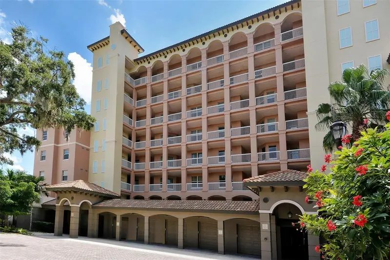 1921 Monte Carlo Dr #302, FL