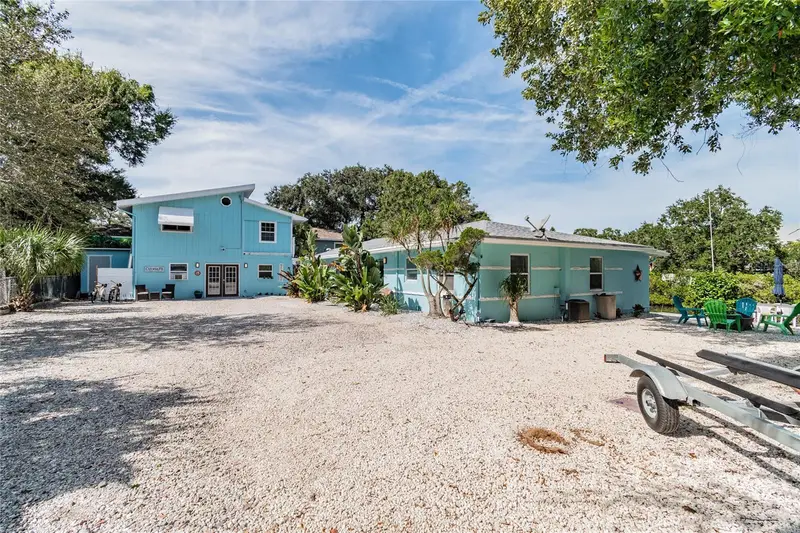 607 Betmor Ln #Beachcomber, FL