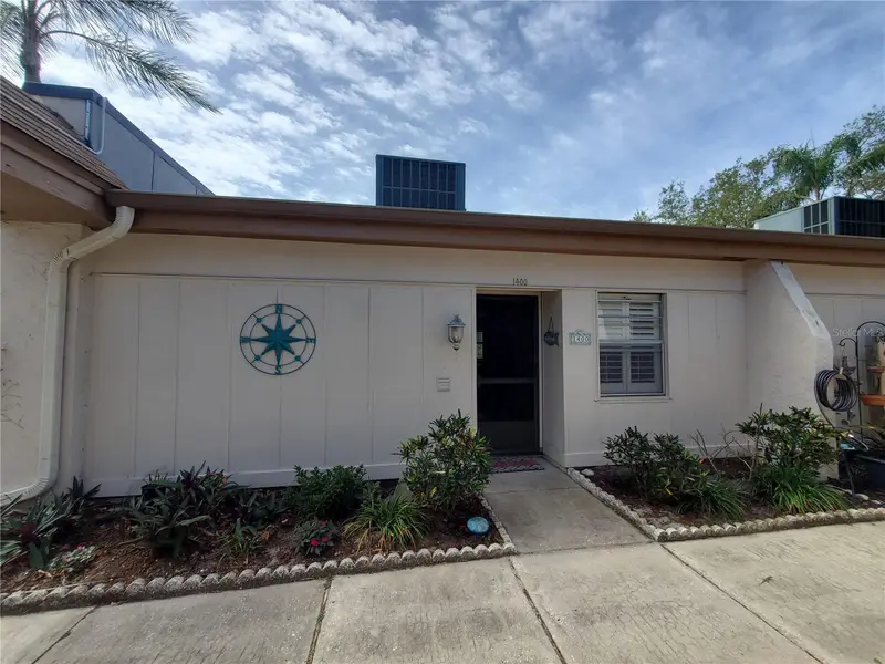 1400 Arrowhead Cir W, FL