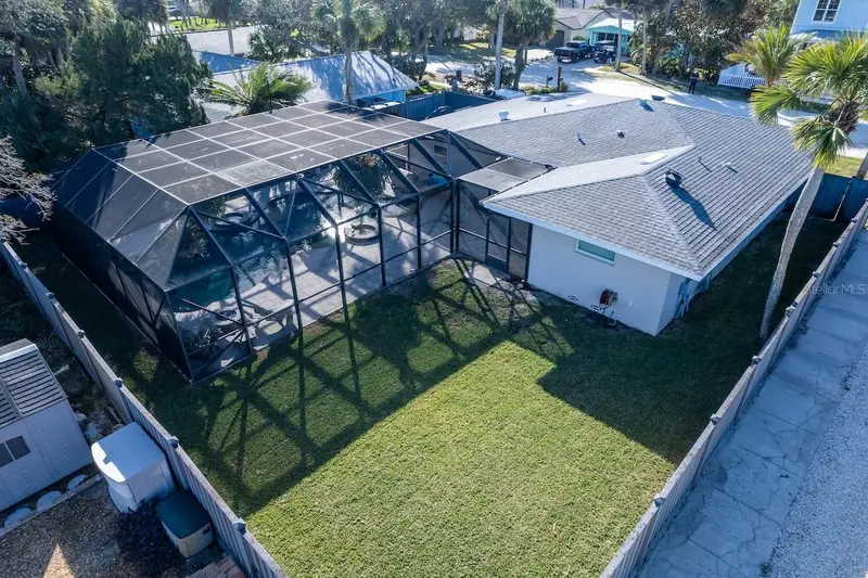 900 E 1st Ave, FL