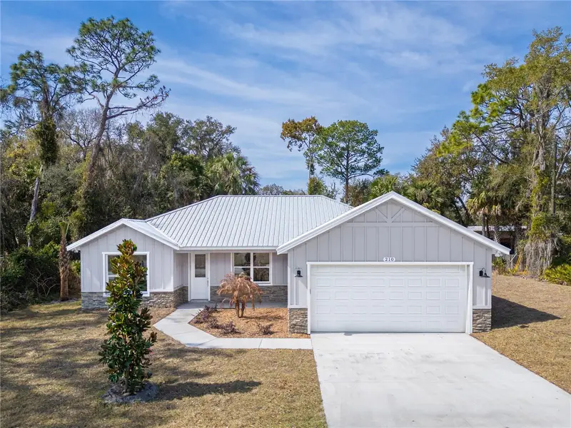 210 Paradise Dr, FL