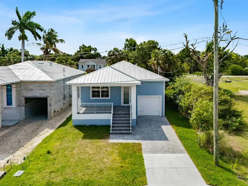 627 Fitzhugh Ave, FL