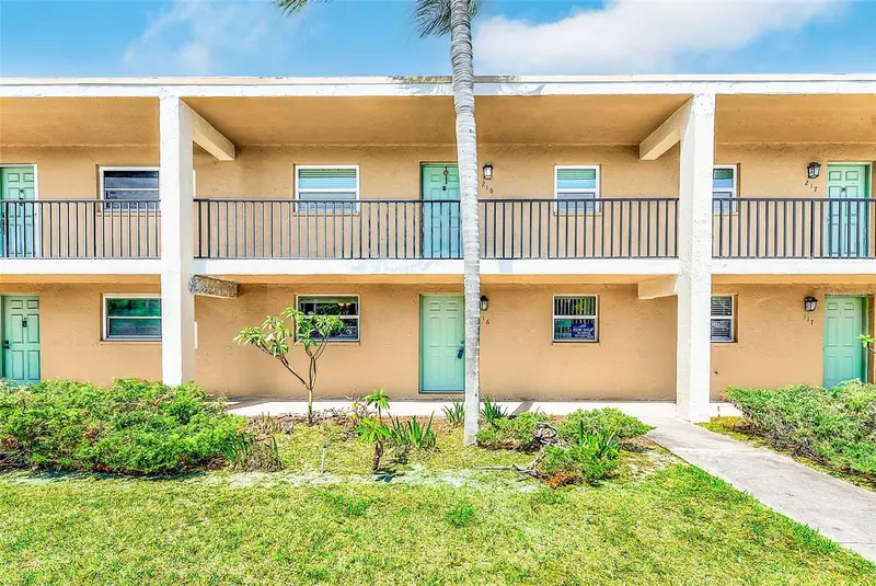 12300 Park Blvd #116, FL