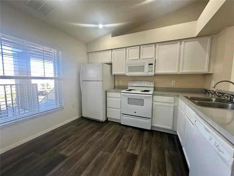 13348 Fairway Glen Dr #202, FL